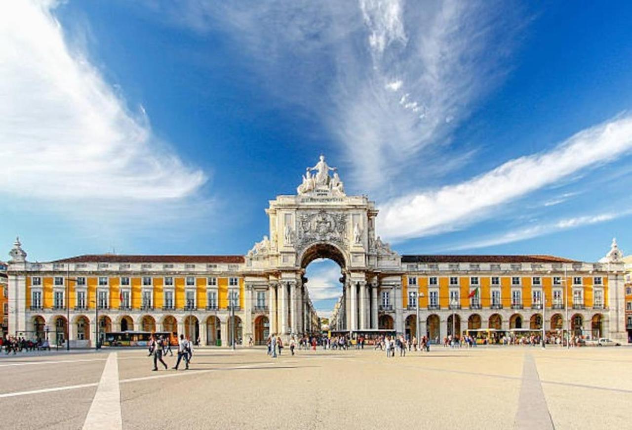 2 Bedroom Apartment For 4 People With Free Public Parking Lisboa Exteriör bild