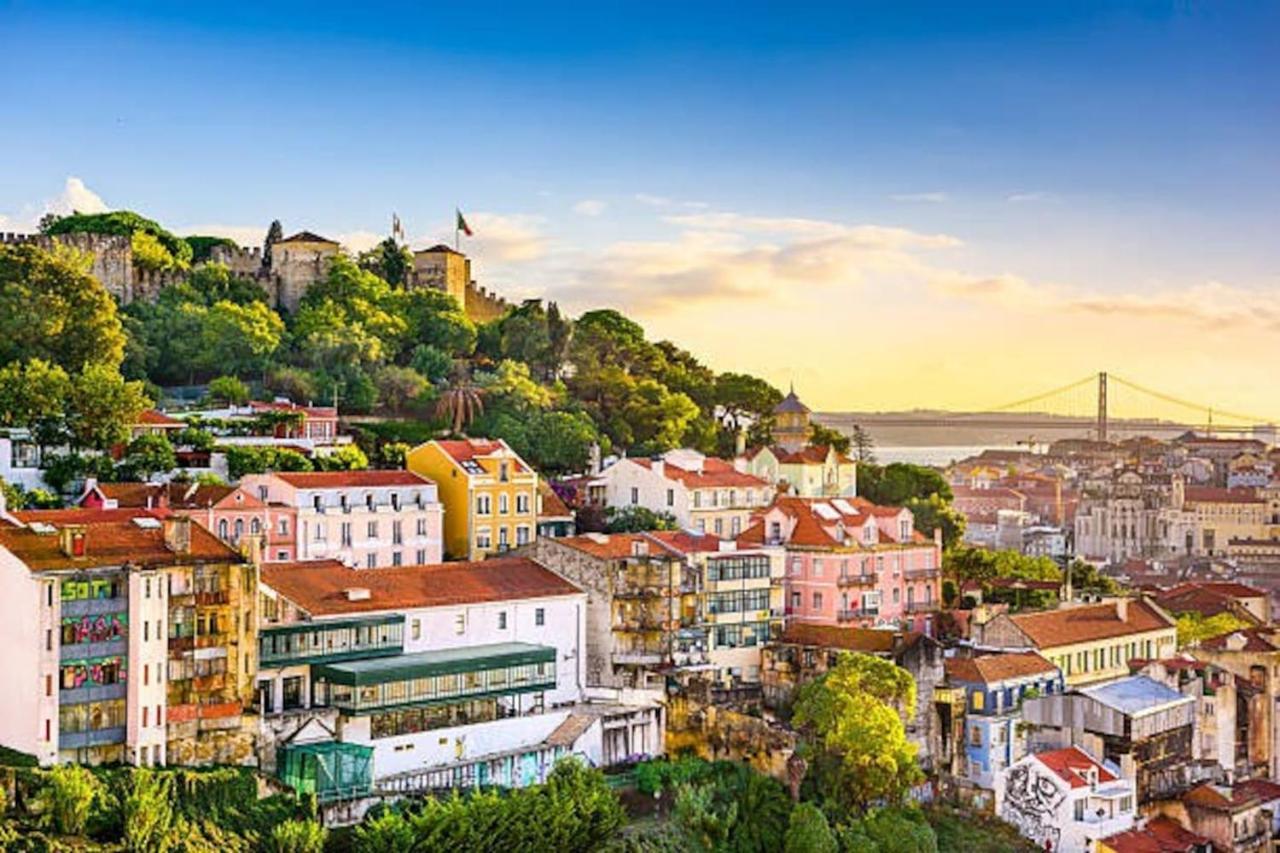 2 Bedroom Apartment For 4 People With Free Public Parking Lisboa Exteriör bild