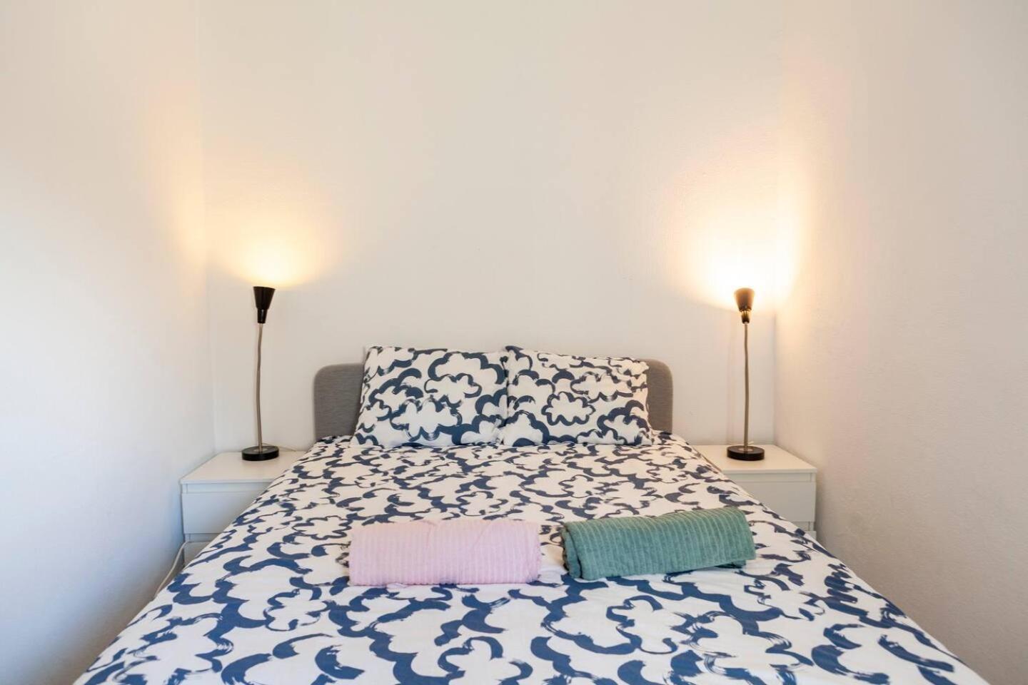 2 Bedroom Apartment For 4 People With Free Public Parking Lisboa Exteriör bild